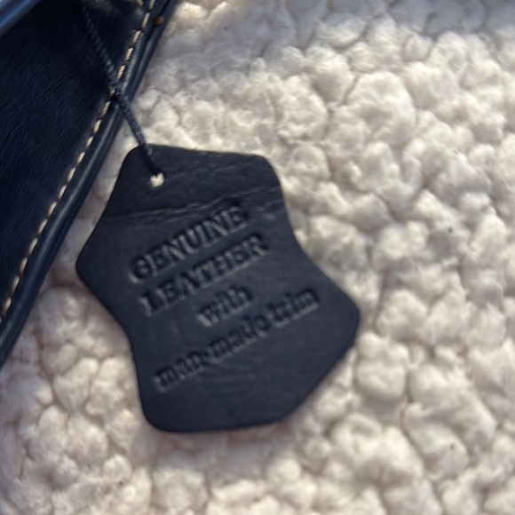 Leather Blue Wristlet Clutch with Structured Design - Picture 2 of 9